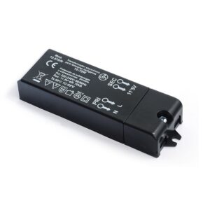 TRANSFOMADOR LÁMPARAS HALOGENAS 12V 6A DIMABLE 10-70W