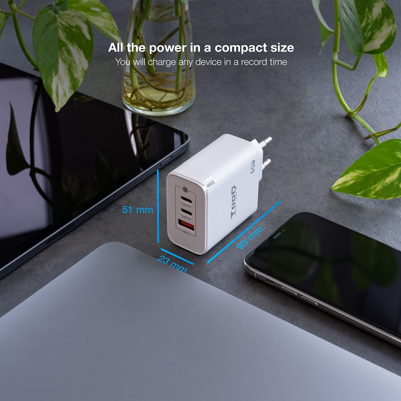 CARGADOR PARED USB-C x2 PD + USB-A QC 65W TOOQ GaN BLANCO - Imagen 3